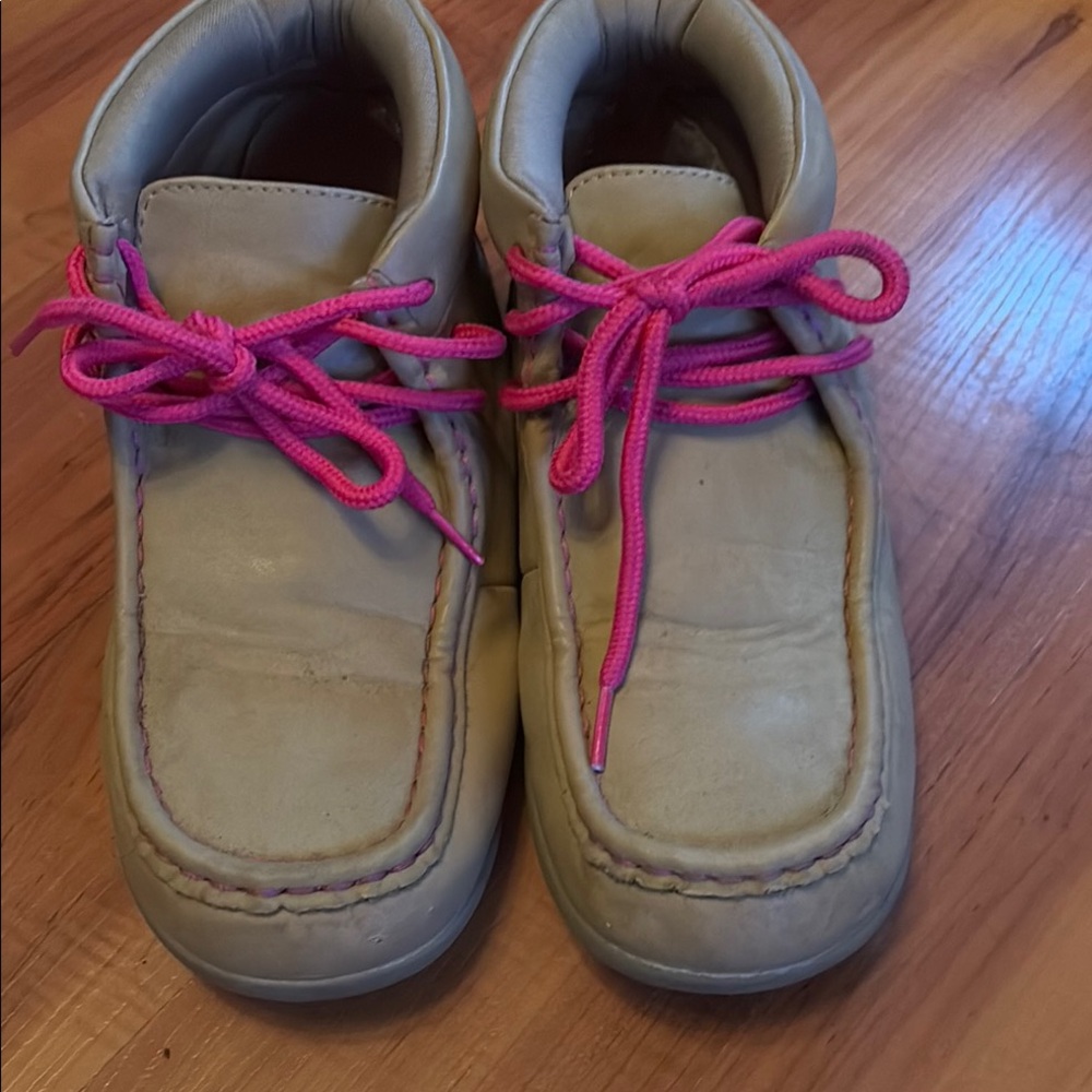 Kids Leather Shoes with Pink Laces